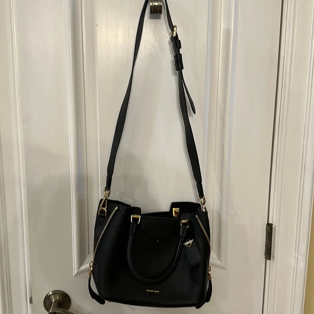 Michael Kors Black Leather Blakely bag NWOT - Picture 2 of 11